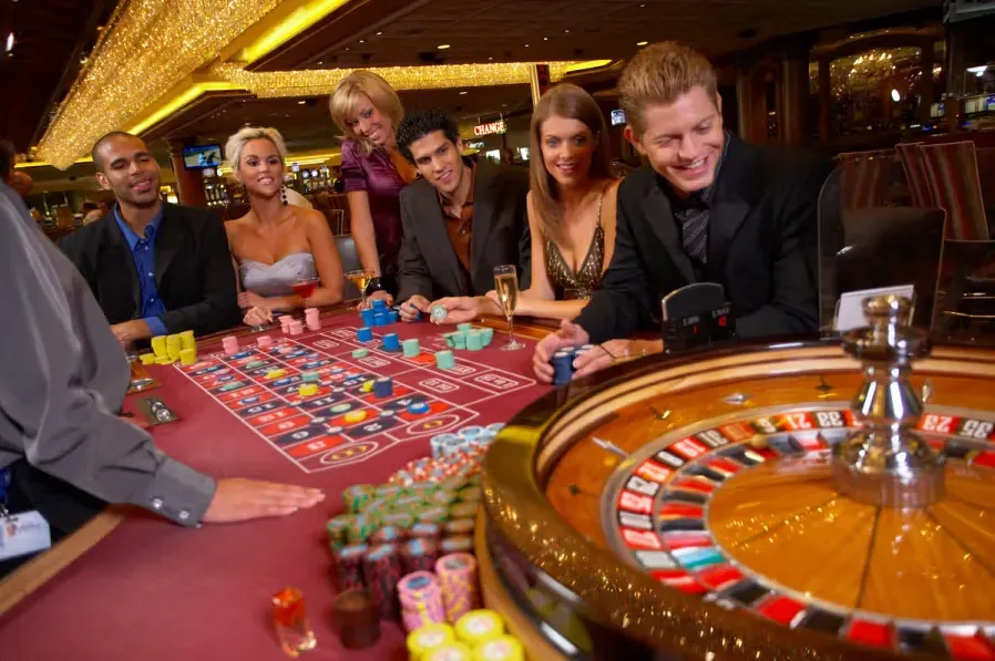 Playing roulette - image
