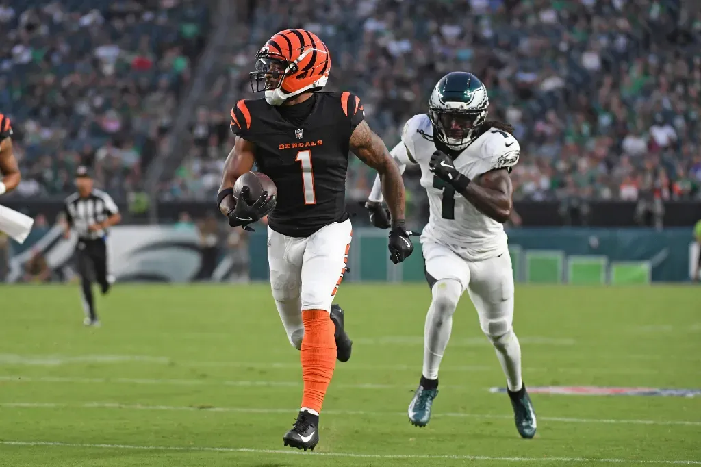 USATSI 26802332 - Sports photo with Bengals player running.
