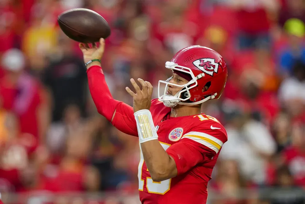 USATSI 26905973 - Portrait of a quarterback throwing.