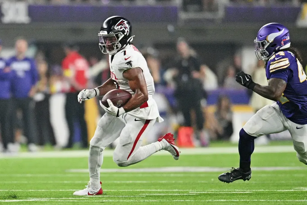 USATSI 27088386 - Sports Photo with NFL players.