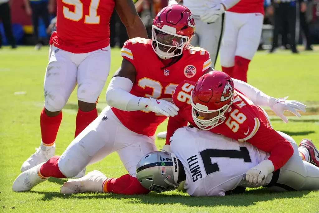 USATSI 27369596 168395543 - Sports photo with NFL players.