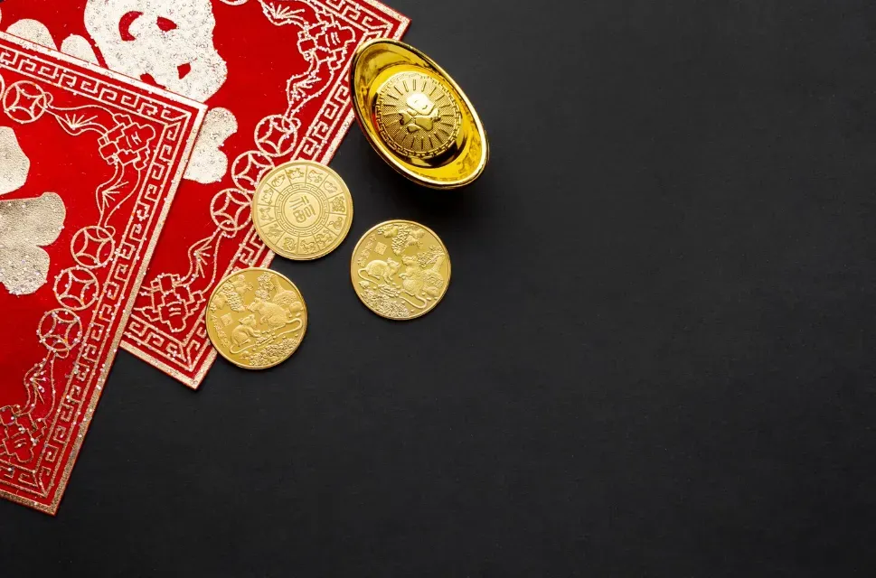 Image 186 - Product photo with gold coins and red envelopes.