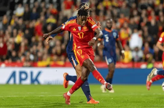 Image 70 - Sports photo of a soccer match action.